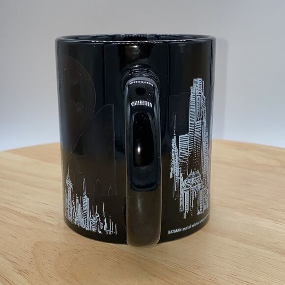 ZAK! Hot and Cold Batman Mug - Picture 4 of 8